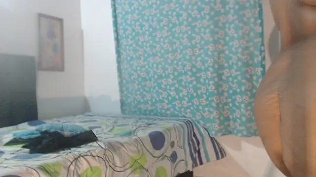 XXX chat uživo modela Doll_rihana