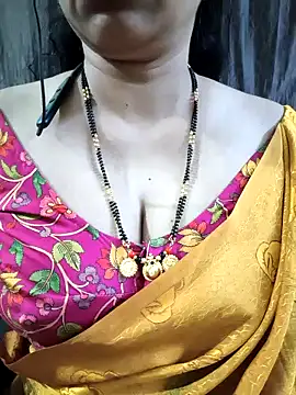 XXX chat uživo modela bhuvana_555