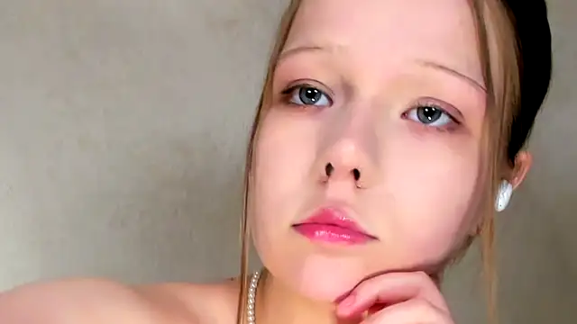 MelMooon লাইভ XXX চ্যাট