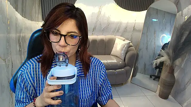 Chat +18 de nadia_r_ ao vivo