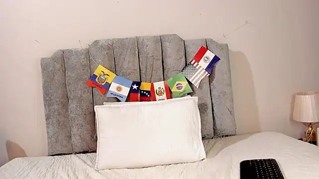 Alexa__5 élő XXX-chatje