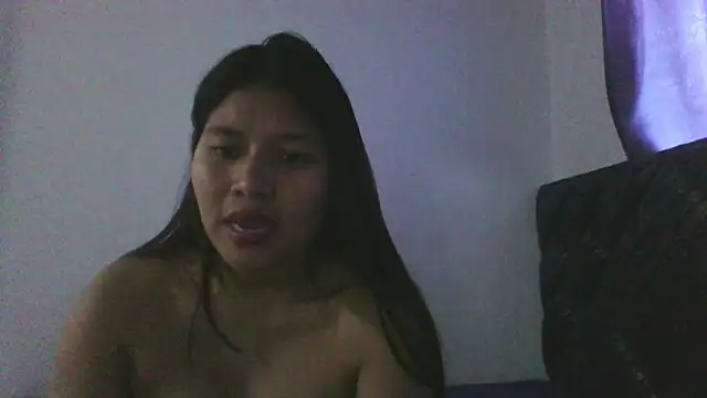 Chat +18 de JenniferChian ao vivo