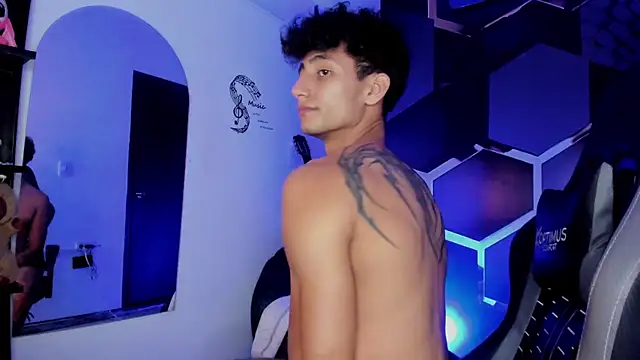 Chat +18 de MaxiimoRomano_ ao vivo