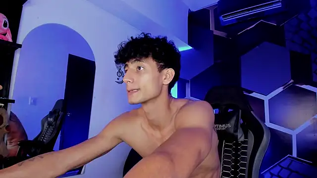 แชท XXX สดของ MaxiimoRomano_