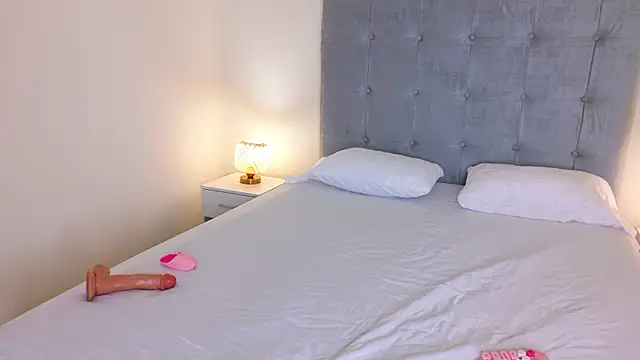 Rileywomms live XXX chat