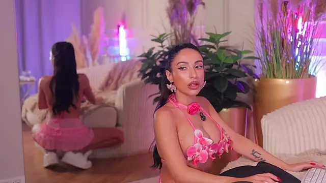 Anais_Bloom Adlı Modelin Canlı XXX Sohbeti