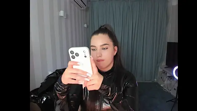 LatexDominatrixのライブXXXチャット
