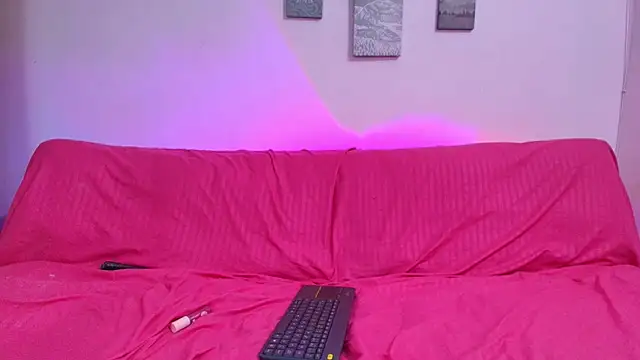 Nikki__uwu élő XXX-chatje