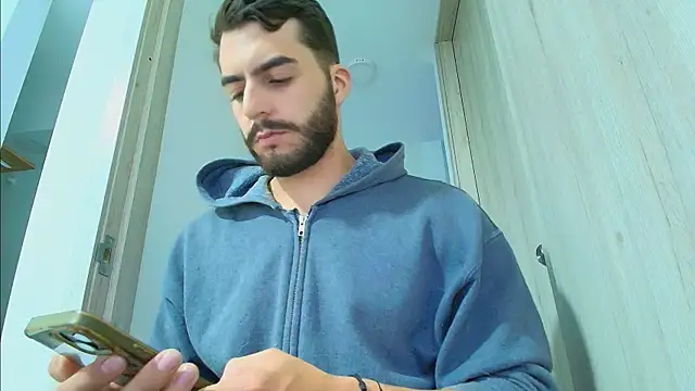 Chat +18 de thomas_gun ao vivo