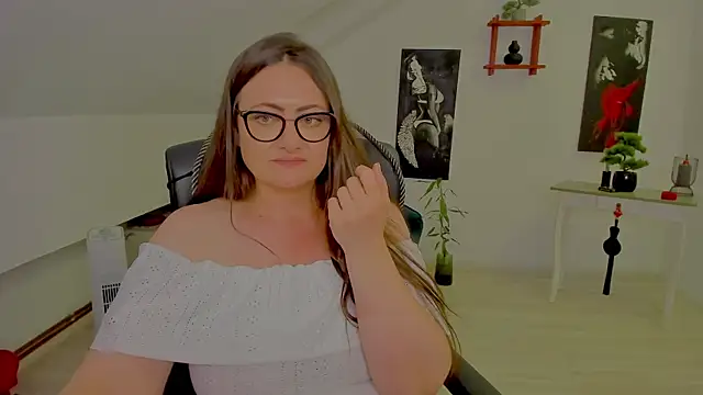 MistressDarrah Chat XXX in diretta