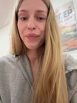 kira_mia's Live XXX Chat