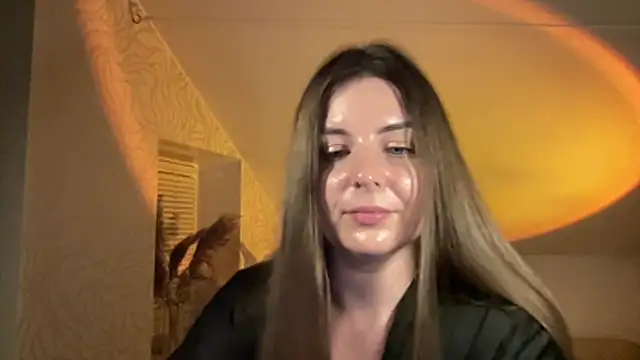 Velenne élő XXX-chatje