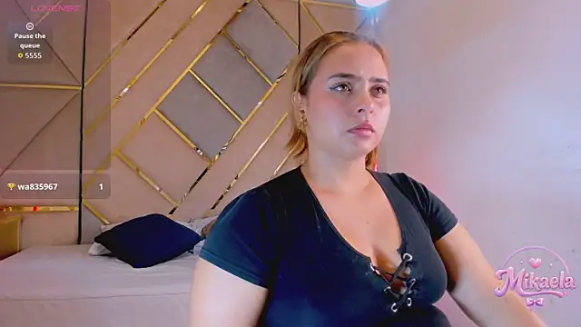 XXX chat uživo modela MikaelaStone