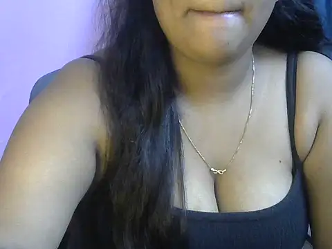 Chatroom XXX en direct de QUEEN-OF-QUEEN