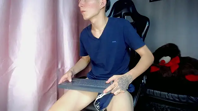Hot_athletes_ – Naživo XXX chat