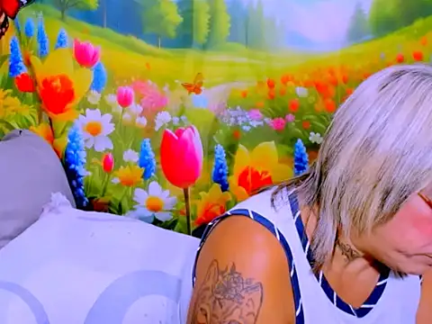 indianroxy Chat XXX live