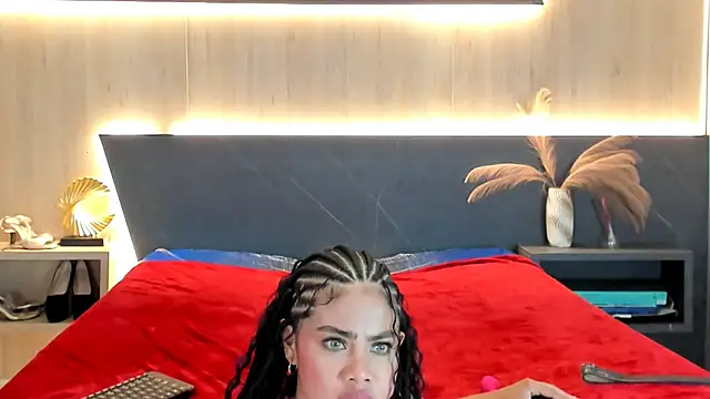LorenaVarga Adlı Modelin Canlı XXX Sohbeti