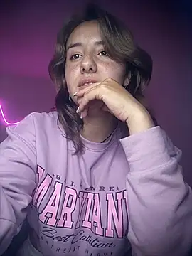 LuisaLean Chat XXX live