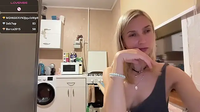 AngelJeni Adlı Modelin Canlı XXX Sohbeti