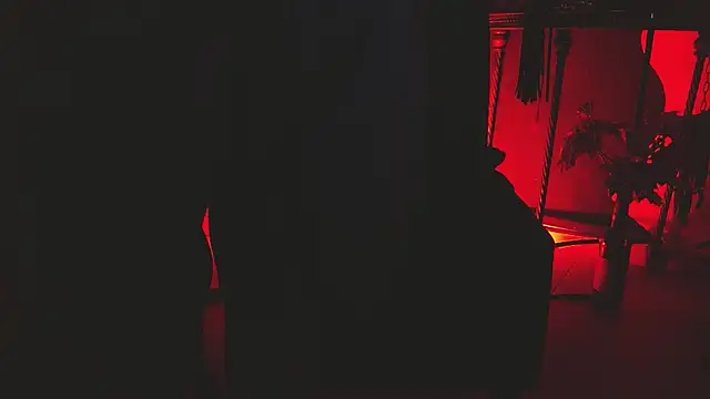 LunaTikka: απευθείας συνομιλία ΧΧΧ
