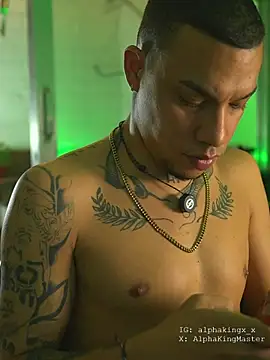 AlphaMasterXxx's Live XXX Chat