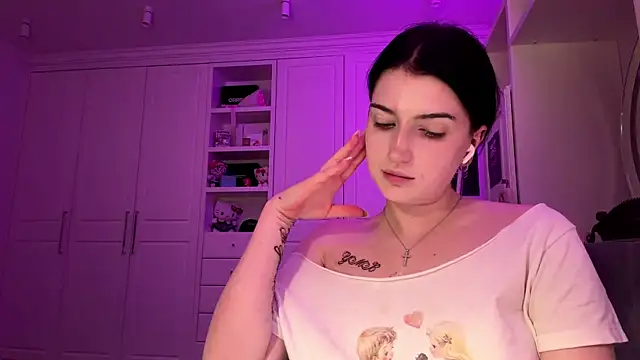 ShuJarecke's Live XXX Chat