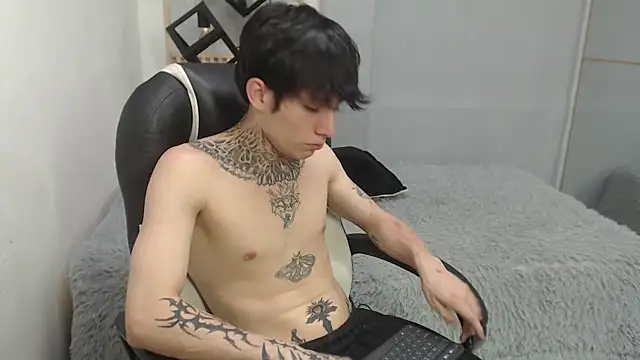 Chat XXX en directo de Cry_thereal