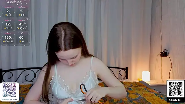 bae_cake_ Adlı Modelin Canlı XXX Sohbeti