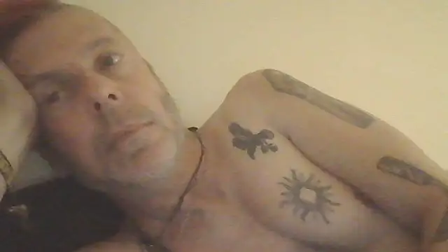 SHARPSkinhead élő XXX-chatje