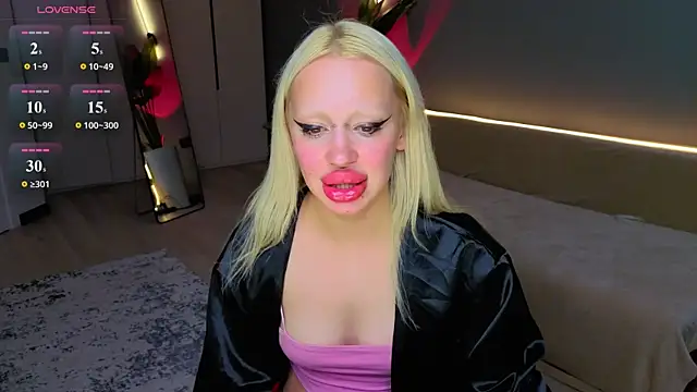Luna_Beverly Adlı Modelin Canlı XXX Sohbeti