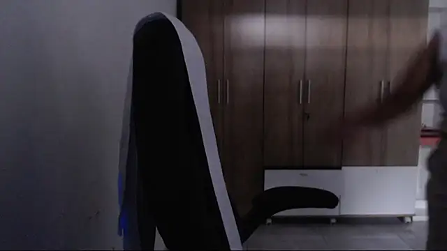 RoxanaLove9 现场XXX聊天