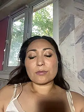 Aisha90x Adlı Modelin Canlı XXX Sohbeti