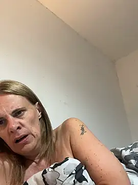 CheekyNicky's Live XXX Chat
