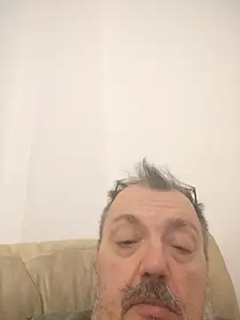 Theitalianpapiのウェブカメラショー