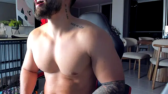 Valenthino_Salvatore live XXX chat