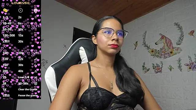 alisson_hoffman05 Adlı Modelin Canlı XXX Sohbeti