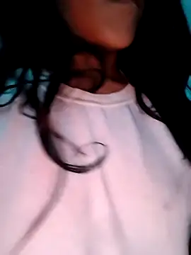 ElaRuil69 现场XXX聊天