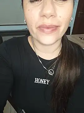 Amarteverdaderamente's Live XXX Chat