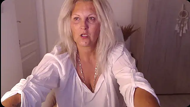 Divineblond 라이브 XXX 채팅