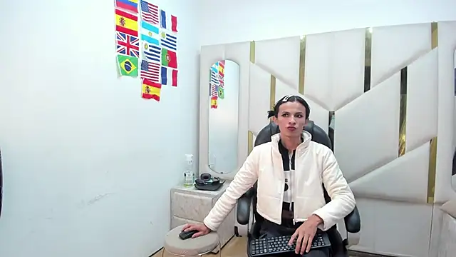 Aisha_hotts777 élő XXX-chatje