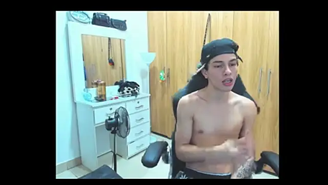Pride_couple Live XXX Chat