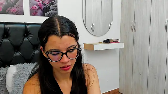 pinky_f00x Chat XXX in diretta