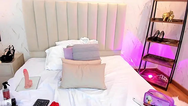 ViolettaRousee_'s Live XXX Chat