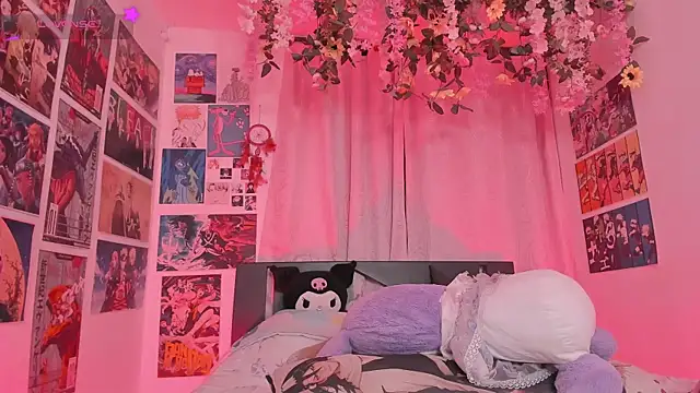 MissCurvyTop live XXX chat