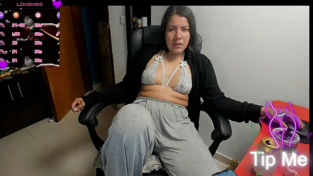 Chat +18 de peanut_tangerine ao vivo