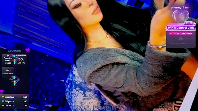 KYLIE_SHEMALE's Live XXX Chat