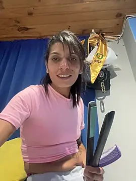 ImCrazzy Adlı Modelin Canlı XXX Sohbeti
