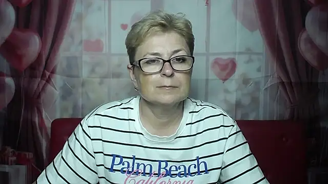 EmiliaGree's Live XXX Chat