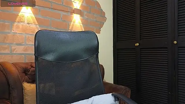 Chat +18 de zac_levis_ ao vivo