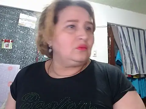 Perla1981-- Live XXX-chat